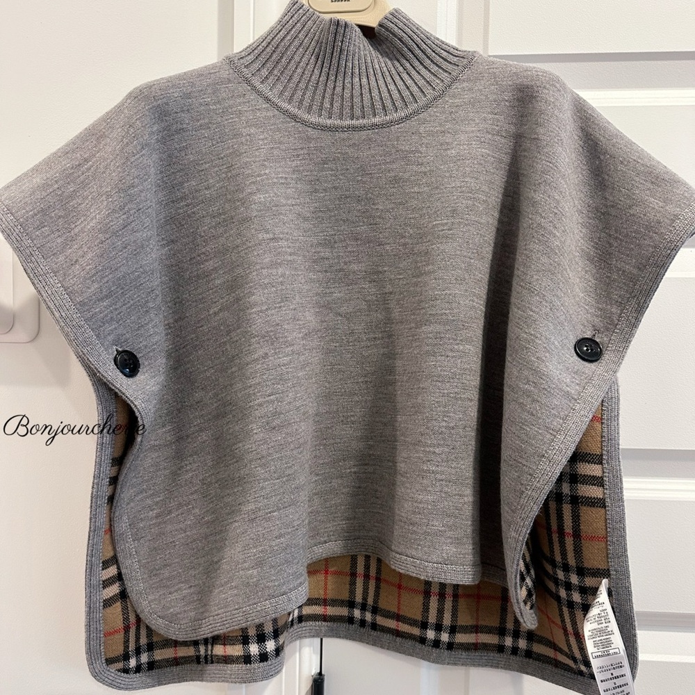 Burberry Gray Poncho with Plaid Accent - Picture 3 of 13